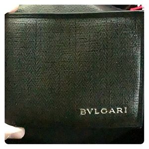 Chic black bulgari men’s wallet, very minor wear.